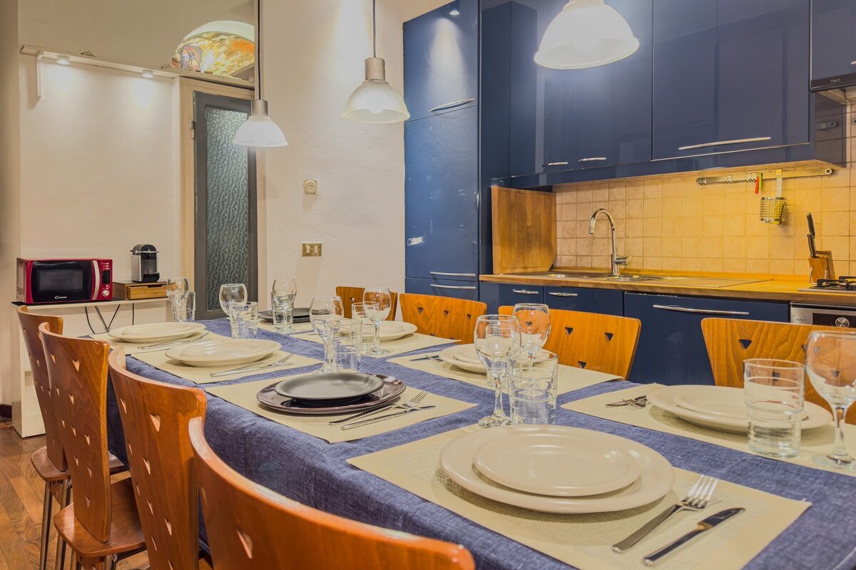 [isola district] milan apartment gallery image 3