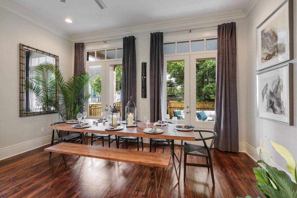 Beautiful Renovated Home | Private Heated Pool gallery image 5