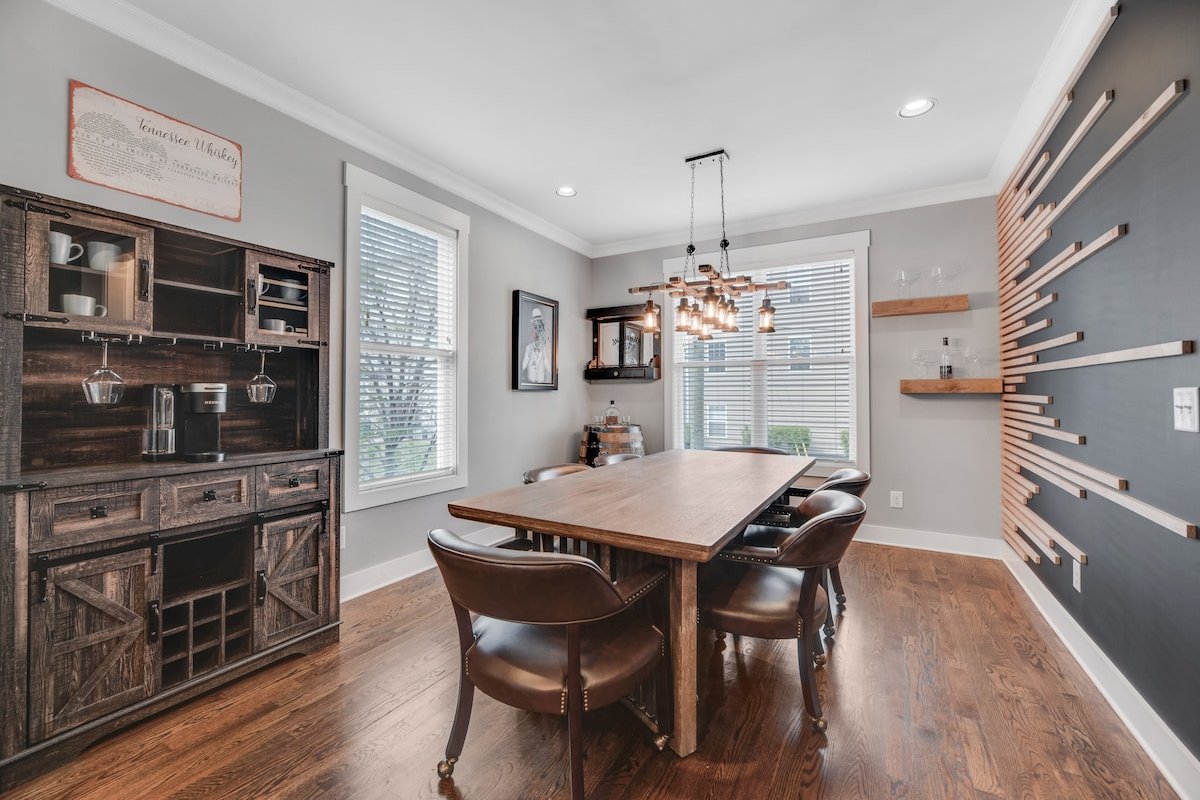 Nashville To the Nines gallery image 5