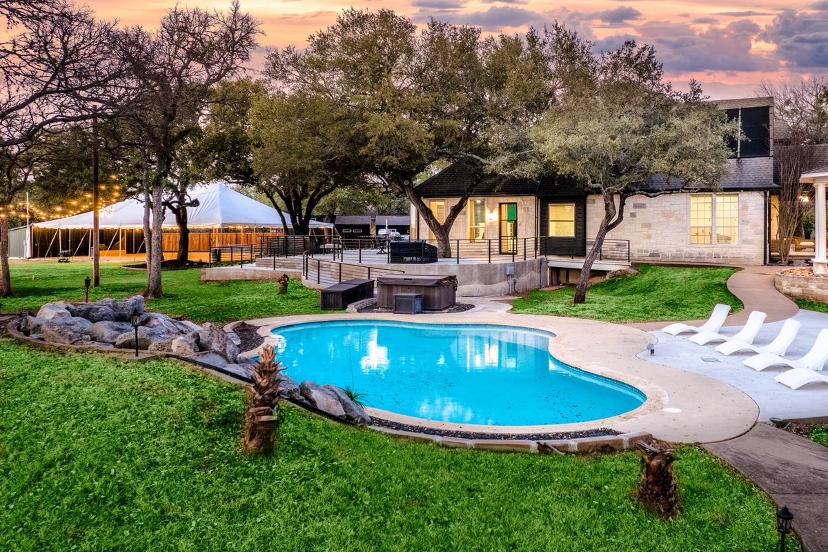 Serenita Estate: 10 Acres | Pool | Large Events