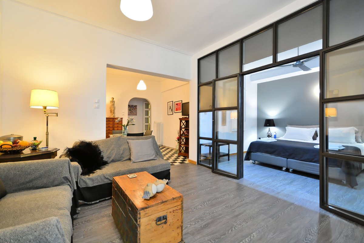 Plaka Elegant Apartment,