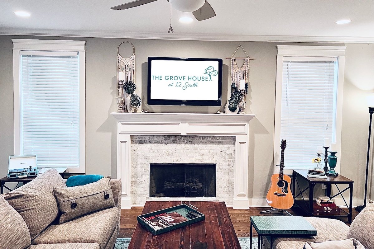 Grove House~ 12South ~Comfy like Home! Roofdeck! gallery image 4