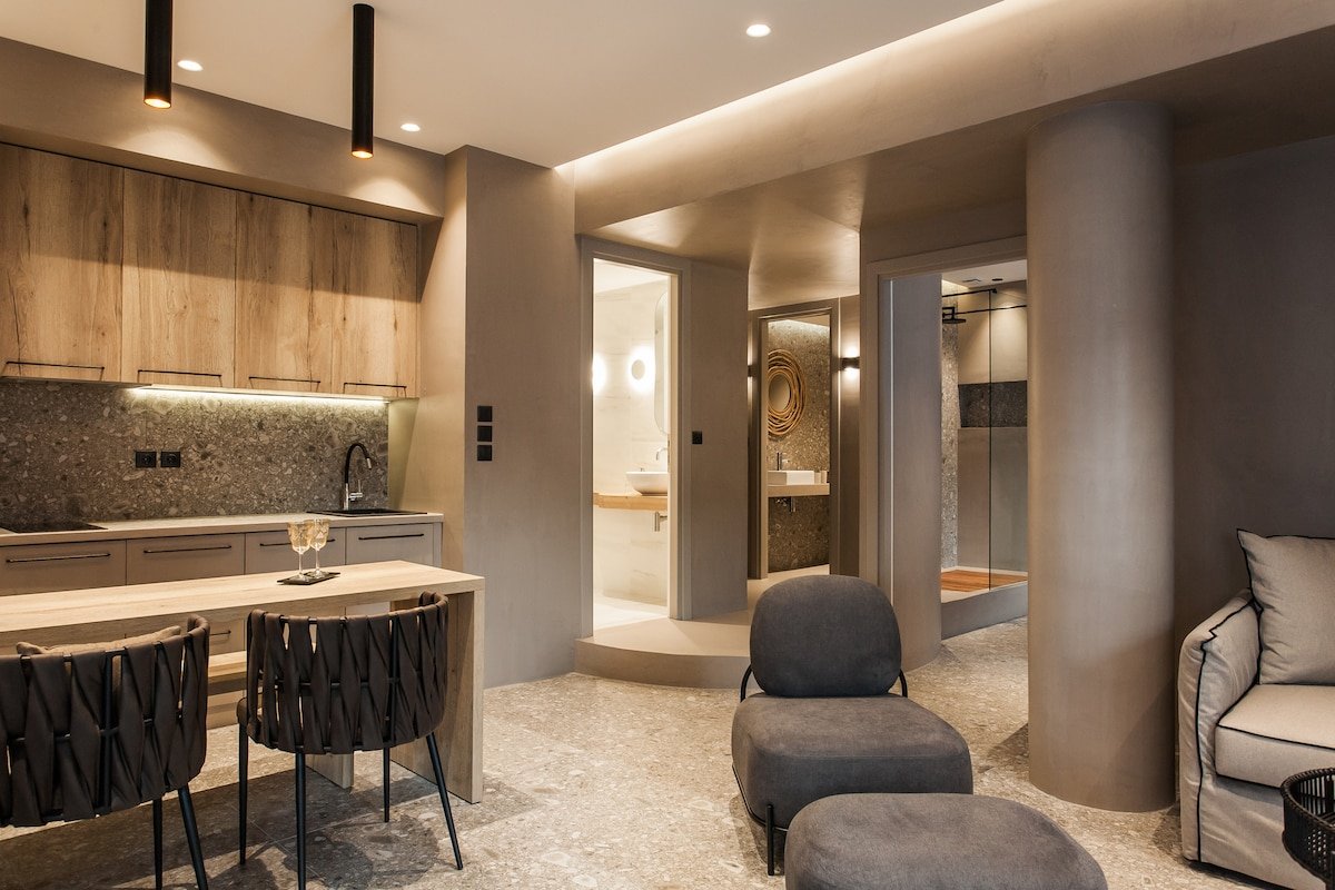 Heated plunge pool, top floor Syntagma apartment gallery image 4