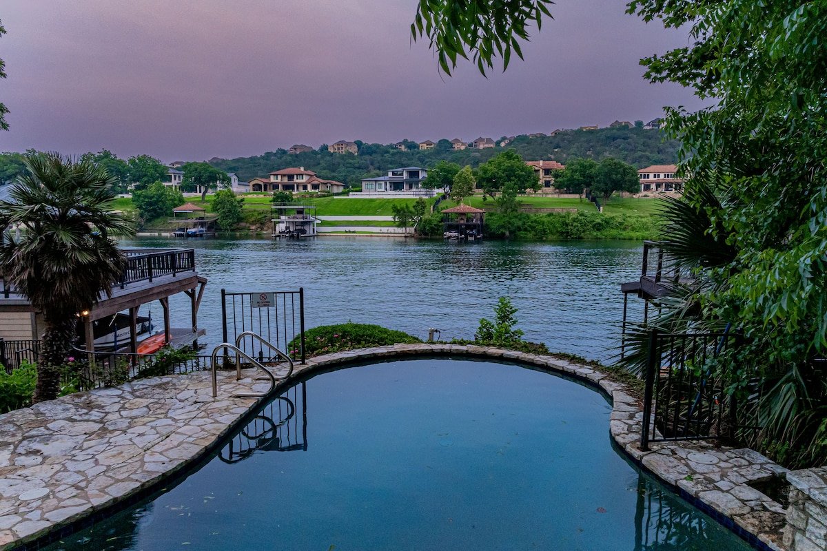 Austin Retreat: Scenic, Secluded, Stylish Stay gallery image 3