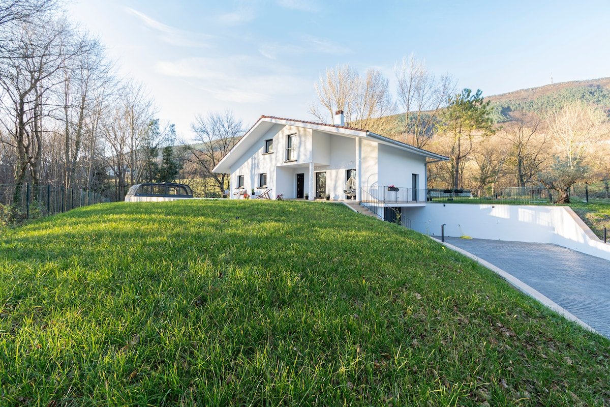 Exclusiva Villa con piscina en Jaizkibel gallery image 3