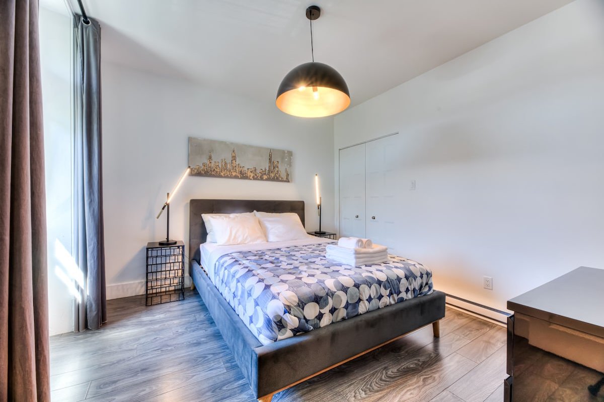 SD1B Elegant Plateau Retreat on Saint-Denis gallery image 5