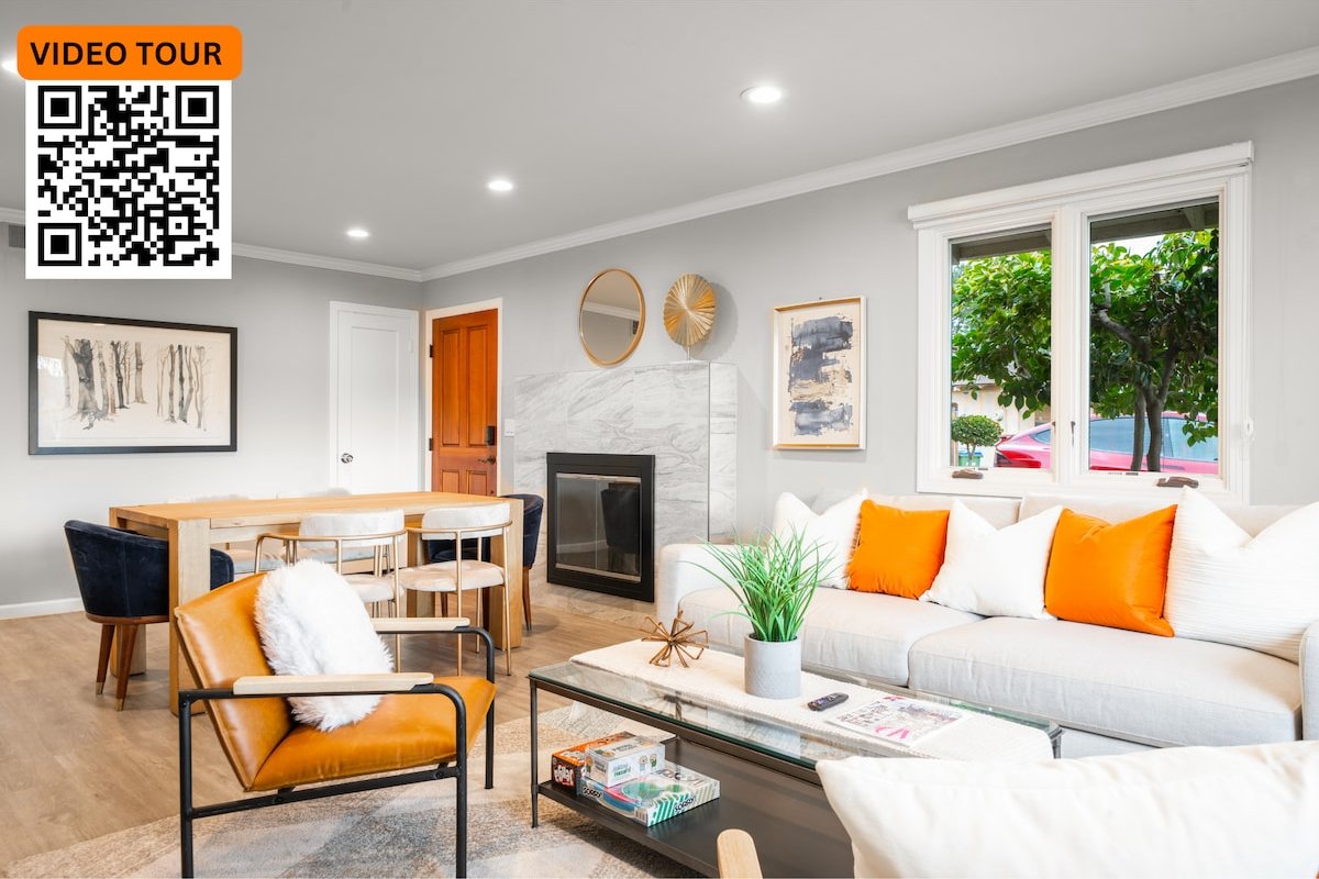 Elegant 4BR Lux Home | Jetted Tub + Town Center gallery image 2