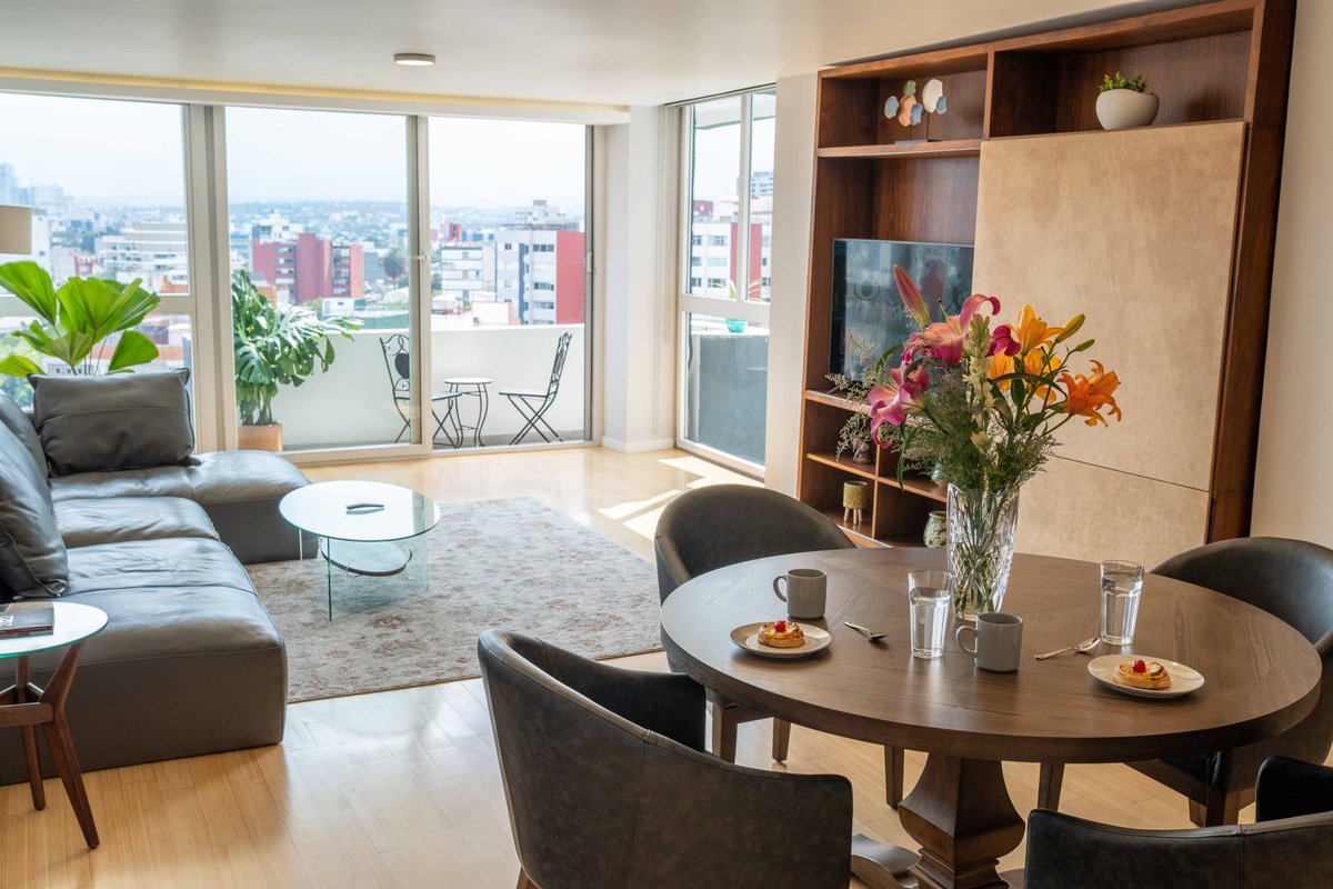 A/C, Amazing Location, 12th floor view, Fast Int.