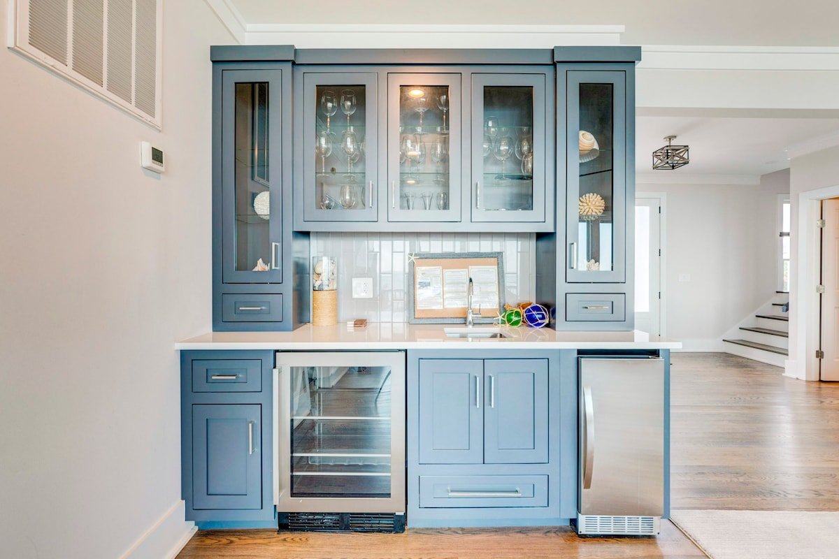 Dolphin Manor gallery image 3