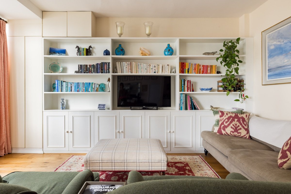 Traditional Treasure – 3 Bedroom Home by Hyde Park gallery image 4