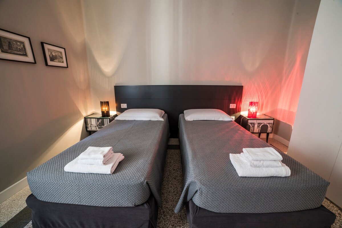 Sunny 2-Bedroom Flat near Vatican&Trastevere, Rome gallery image 4