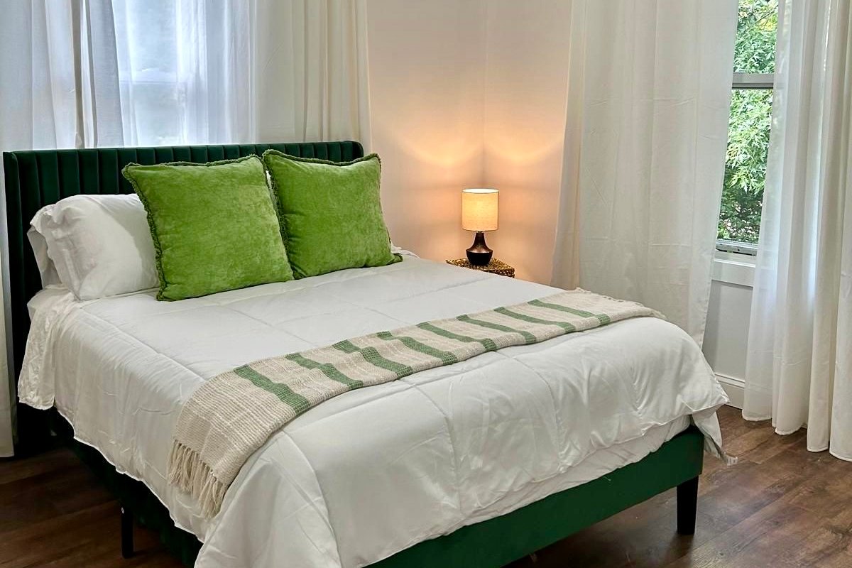 Luxury Escape~ Sleeps 10+ • Easy Access to EWR/NYC