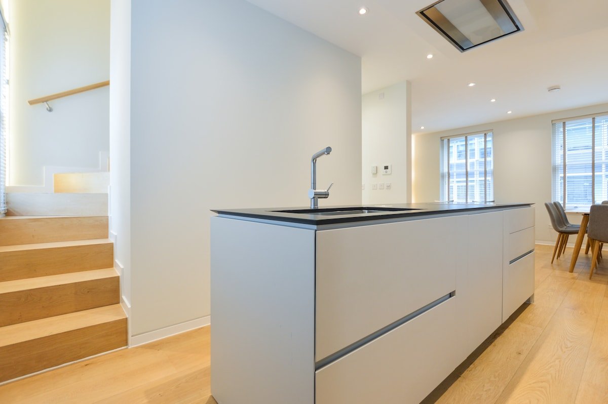 High-End Fitzrovia Triplex gallery image 5