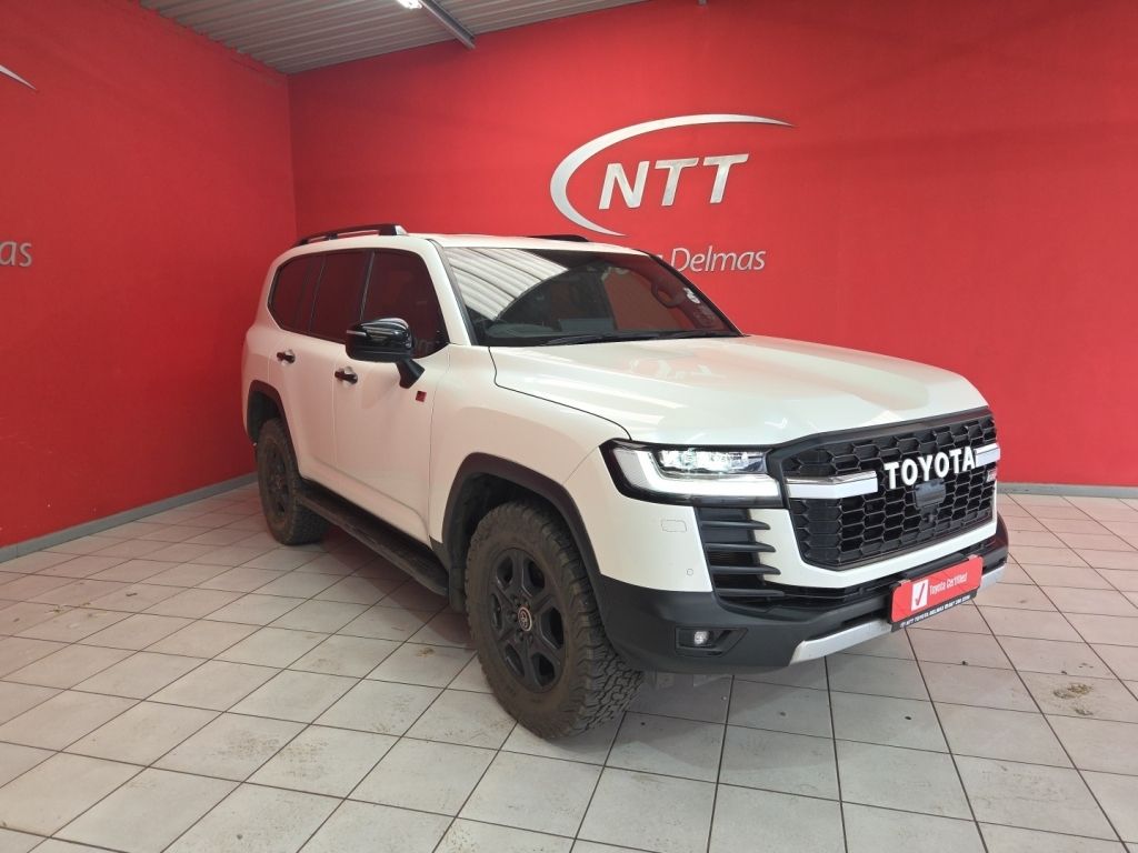 TOYOTA LANDCRUISER 300 V6 3.3D GR-S for Sale in South Africa