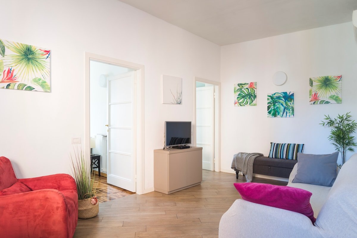 Sweet Home San Lorenzo, 2 BDR, 2 BTH, city center gallery image 4