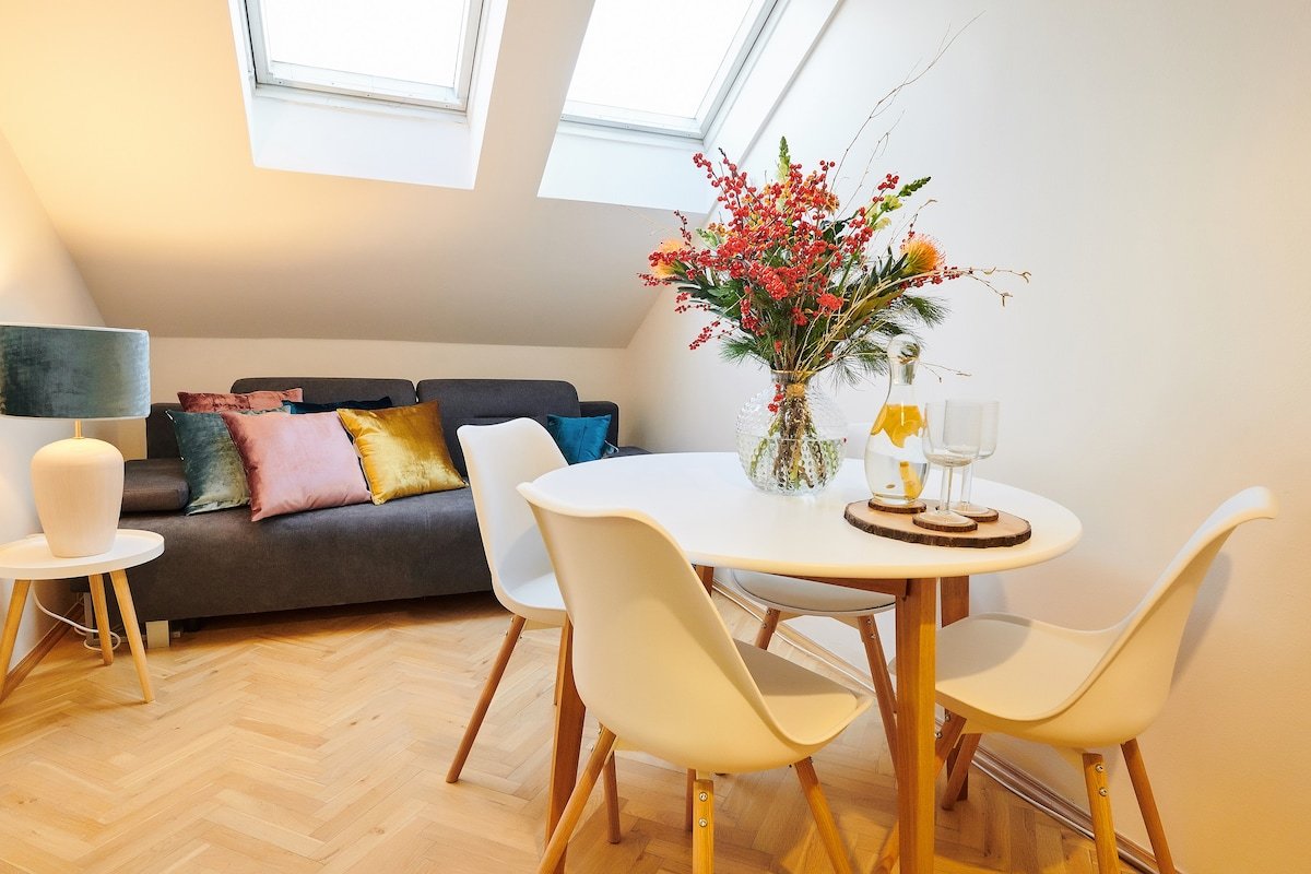 Modern 4-bedroom Lesser Town Apartment Nr.12 gallery image 4