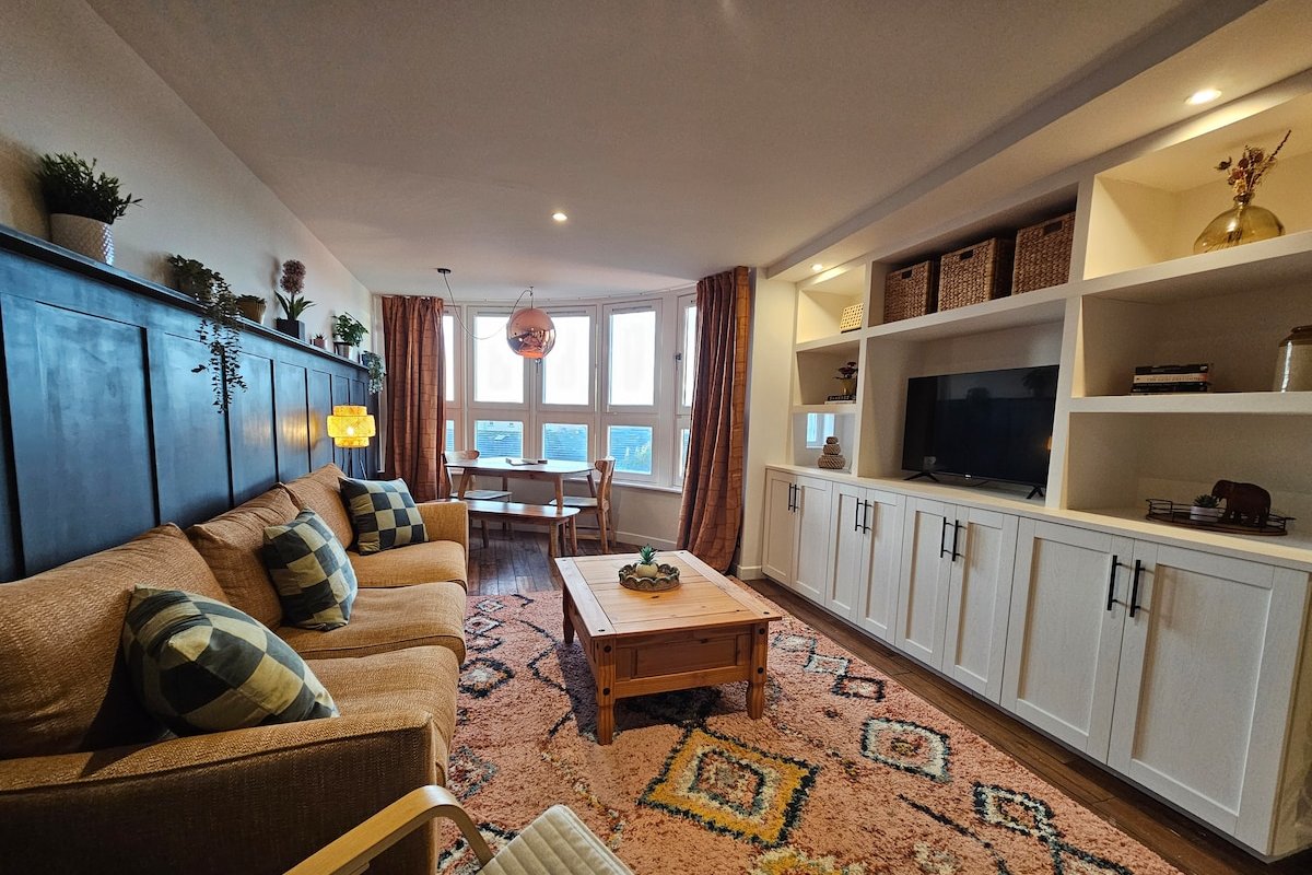 Rooftop Retreat gallery image 2