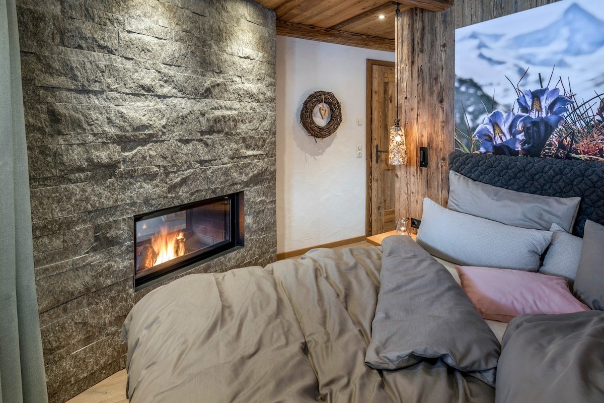 Lake House gallery image 2