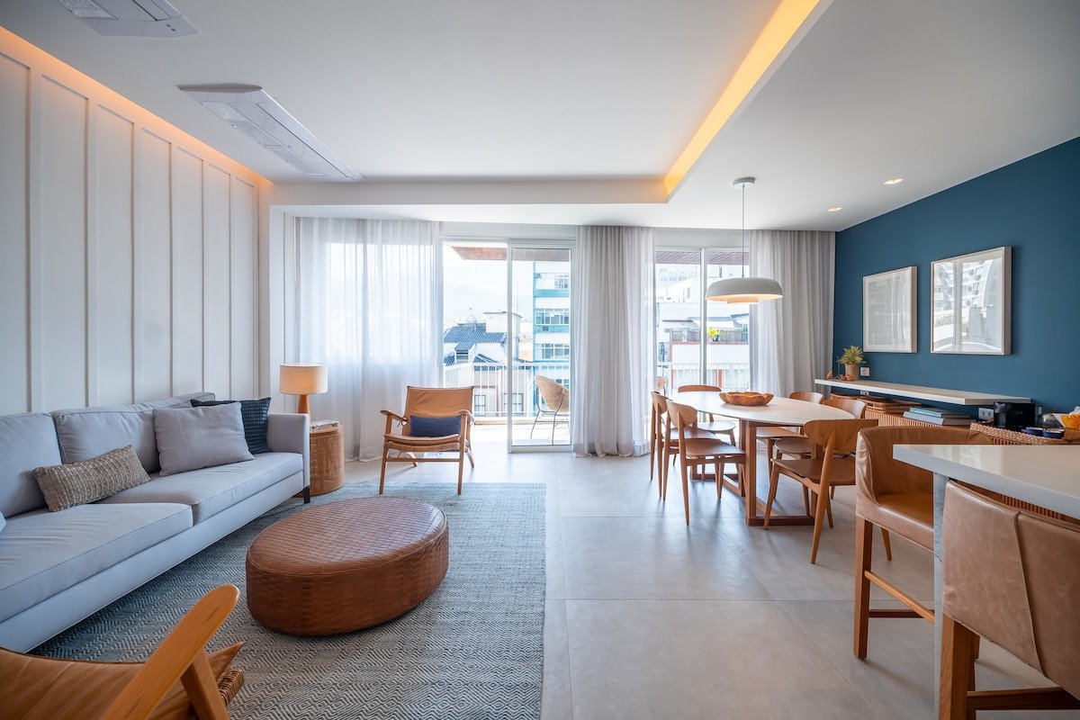 Leblon | 3BR, Renovated, Balcony & Perfect Kitchen gallery image 3