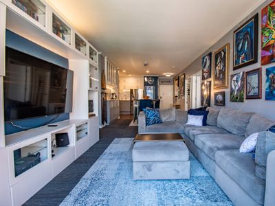 Artist’s Retreat in the Heart of Seattle! 2BR/2BA