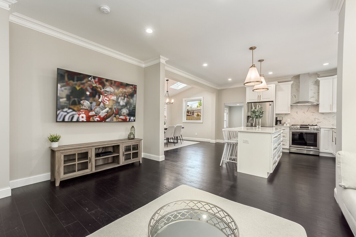 Luxe 4BR w/ Outdoor Living!