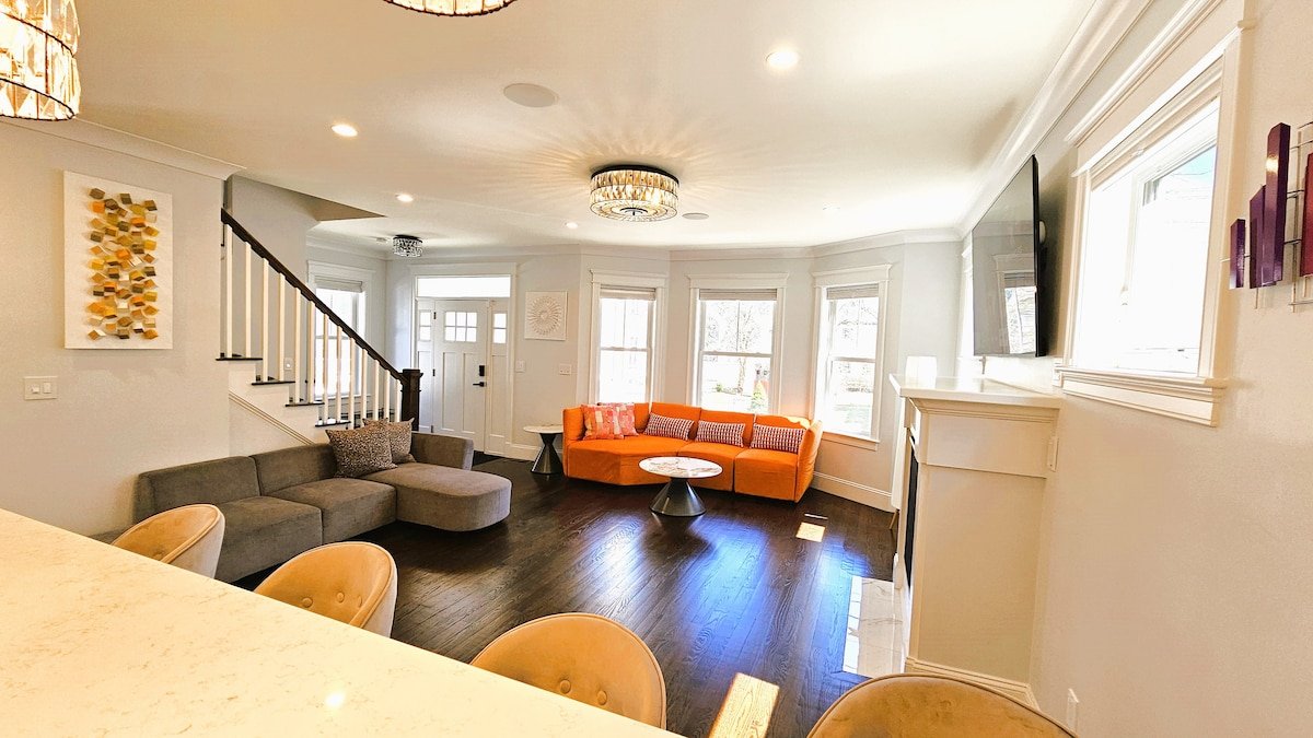 New Build XL Modern Home/UMass/Walk2TeneanBeach gallery image 5