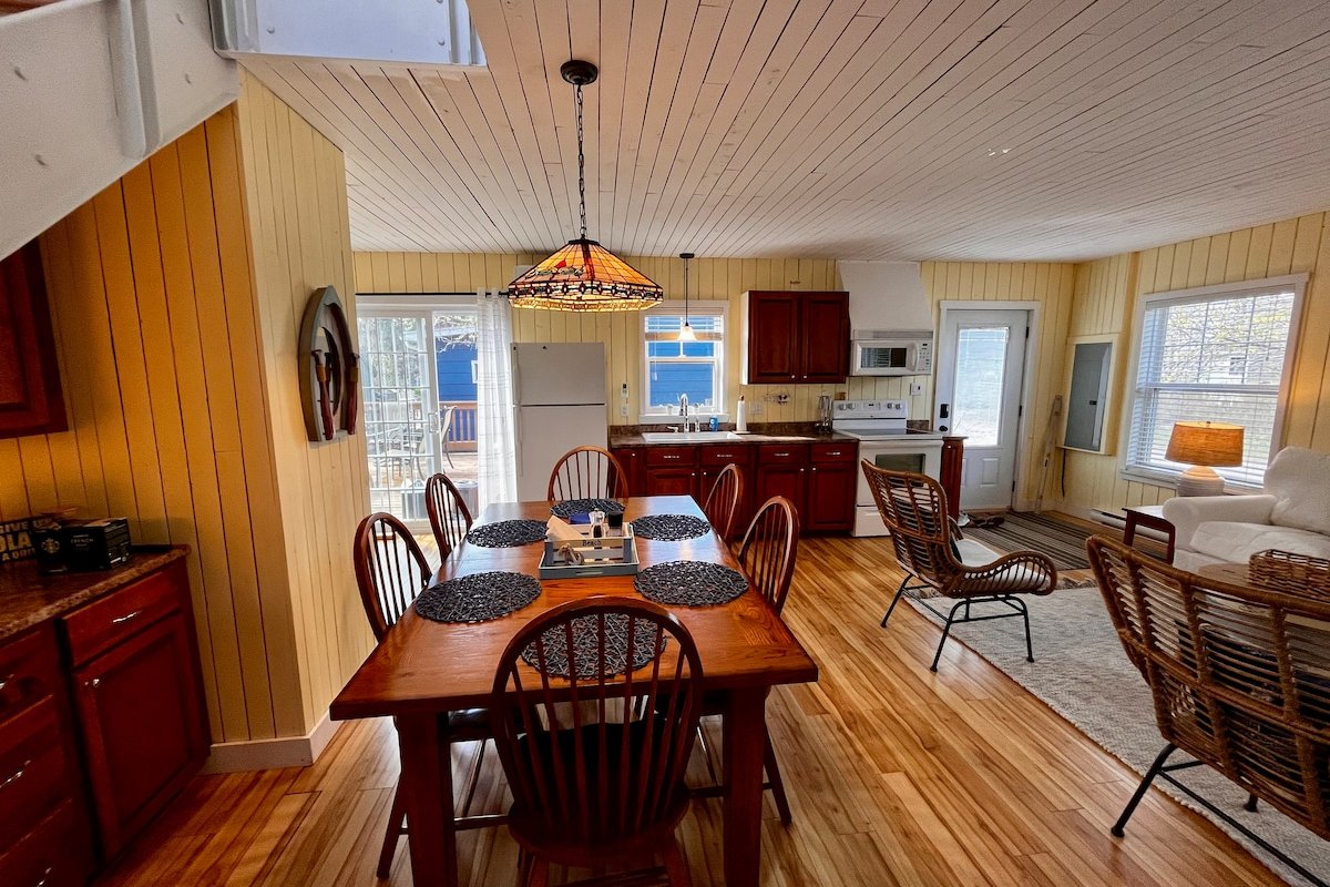 Relax at Beach Week Cottage gallery image 3