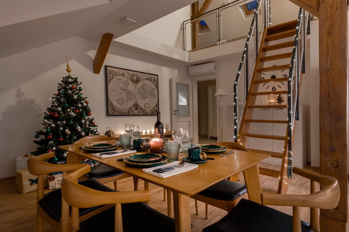 Deluxe Duplex Suite gallery image 3