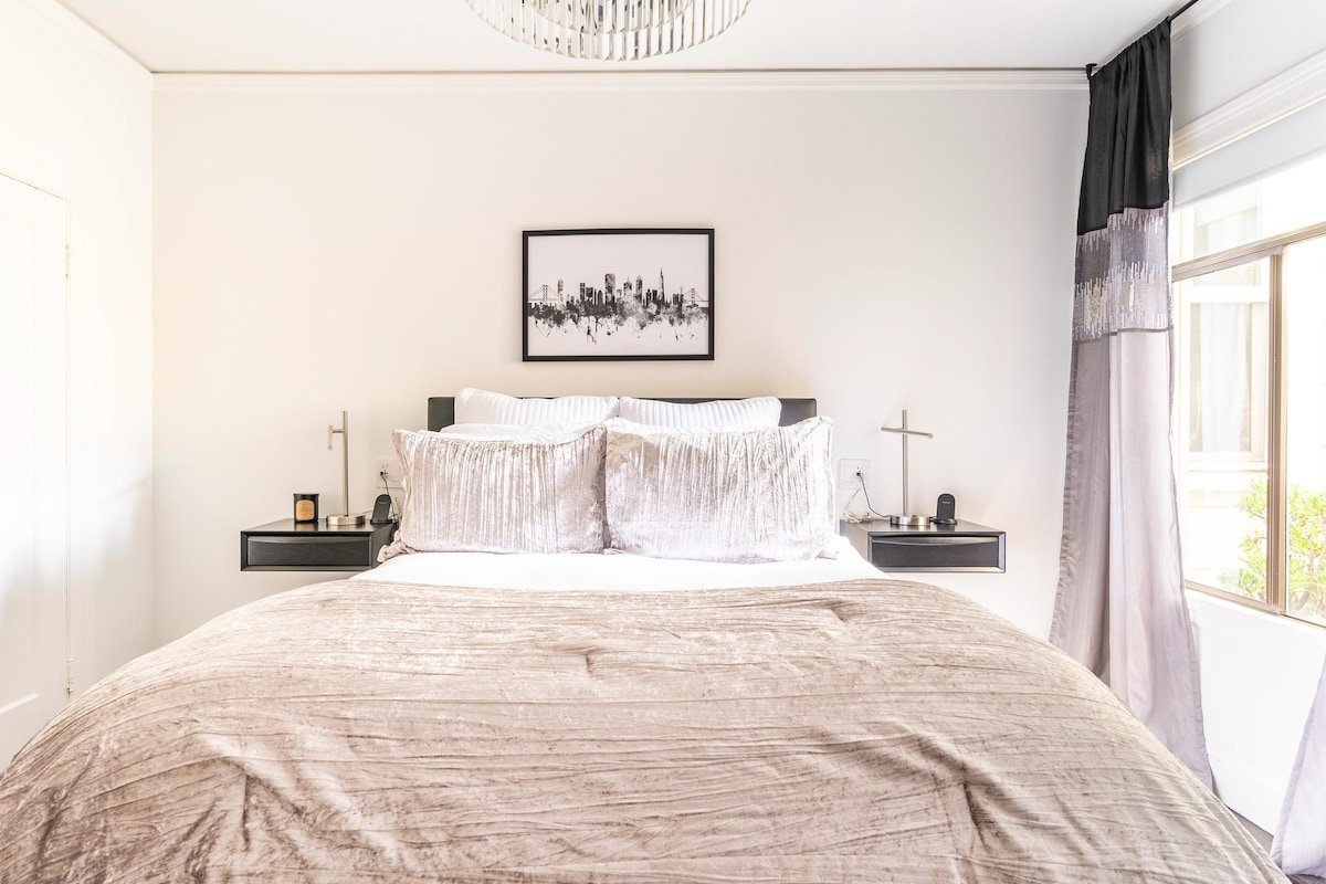 Gorgeous Marina Home near the Golden Gate Bridge gallery image 4