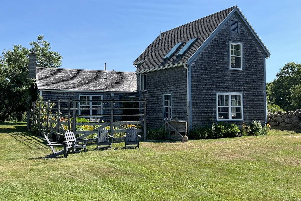 Vineyard Cottage at Spar Point Farm Block Island gallery image 2