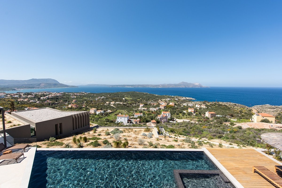 Luxury Sea View Villa w Heated Pool & Amazing View