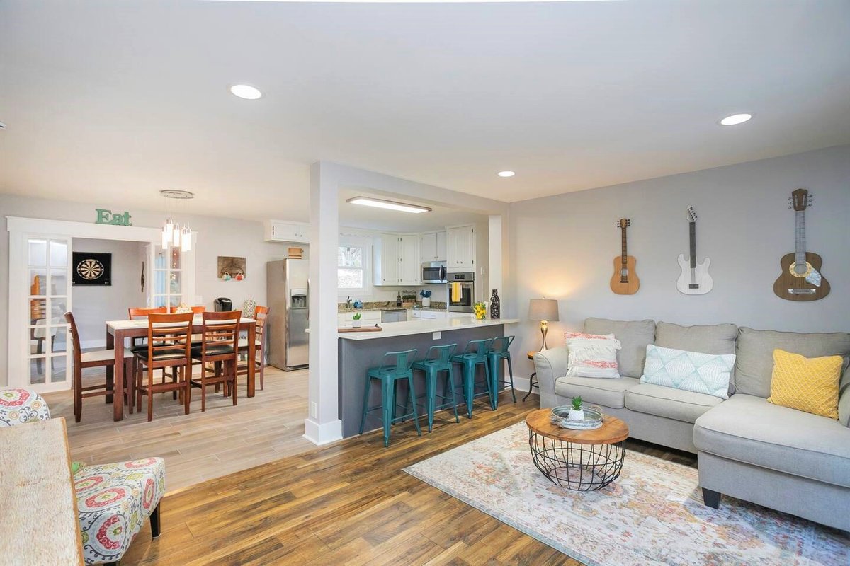 Nashville Vibes 4 bd/2.5 ba, Hot Tub, Game Room