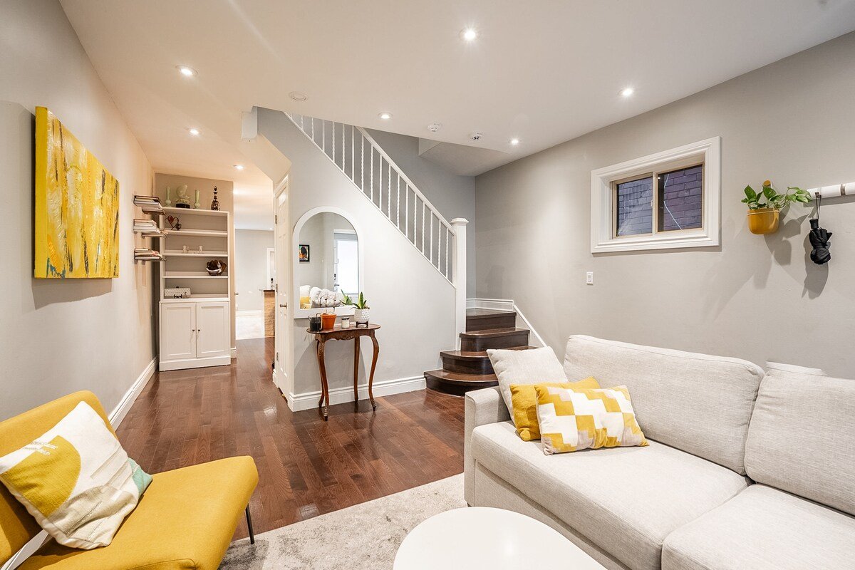 Wychwood Haven: Modern 3 bdrm gallery image 4