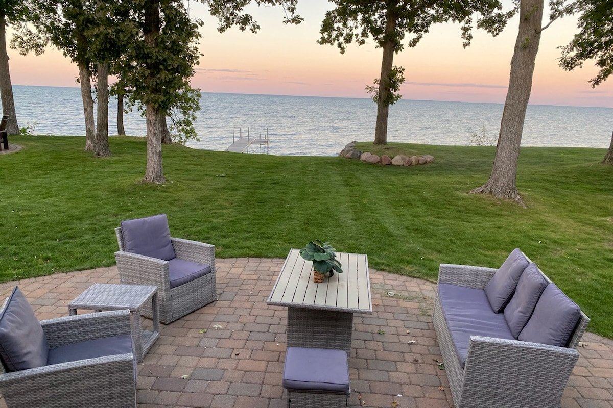 2 Docks 2 Shores- Ramp, Water Toys, Game Room! gallery image 3