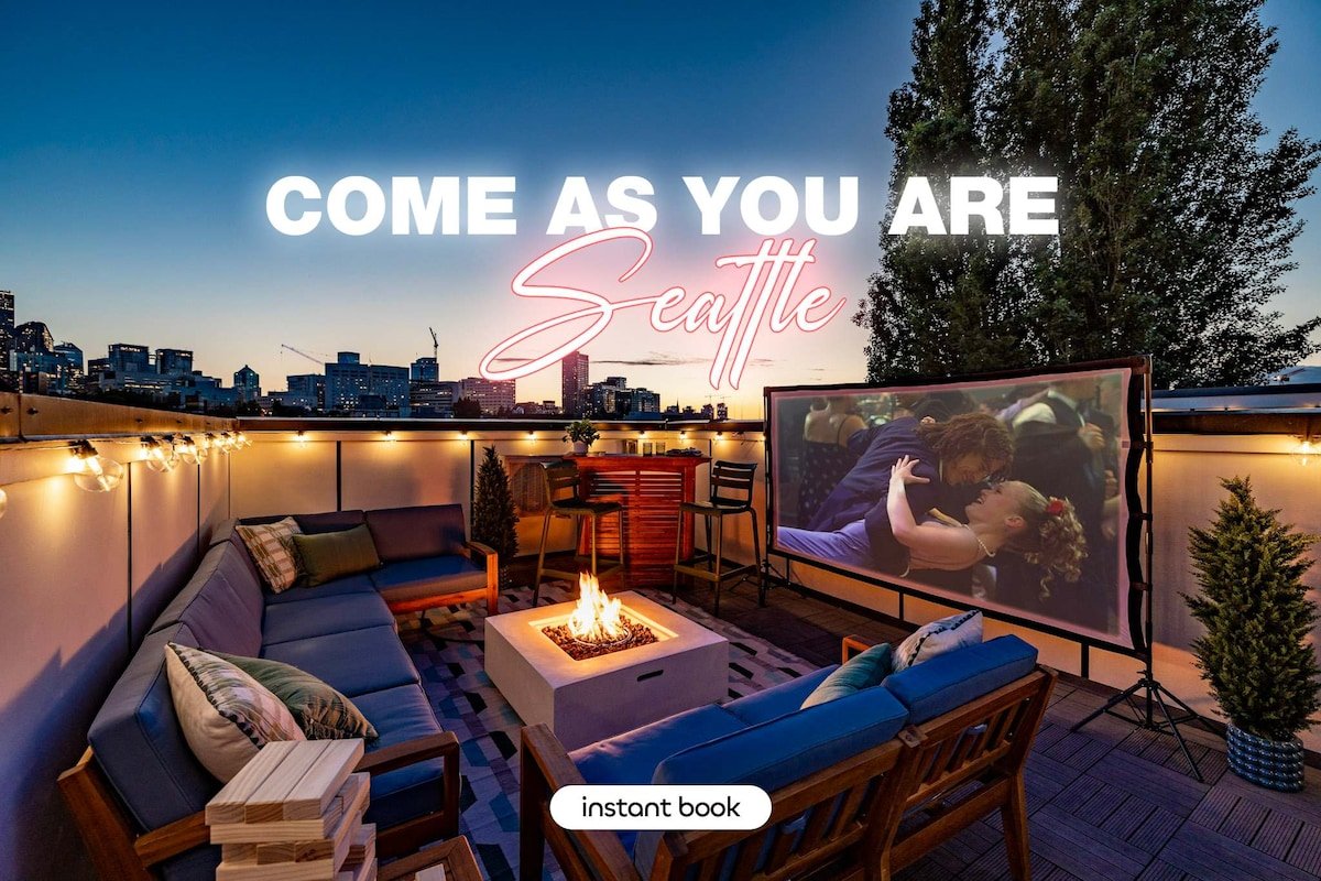 Rooftop Movie Theater | King Bed | Arcade | BBQ gallery image 2