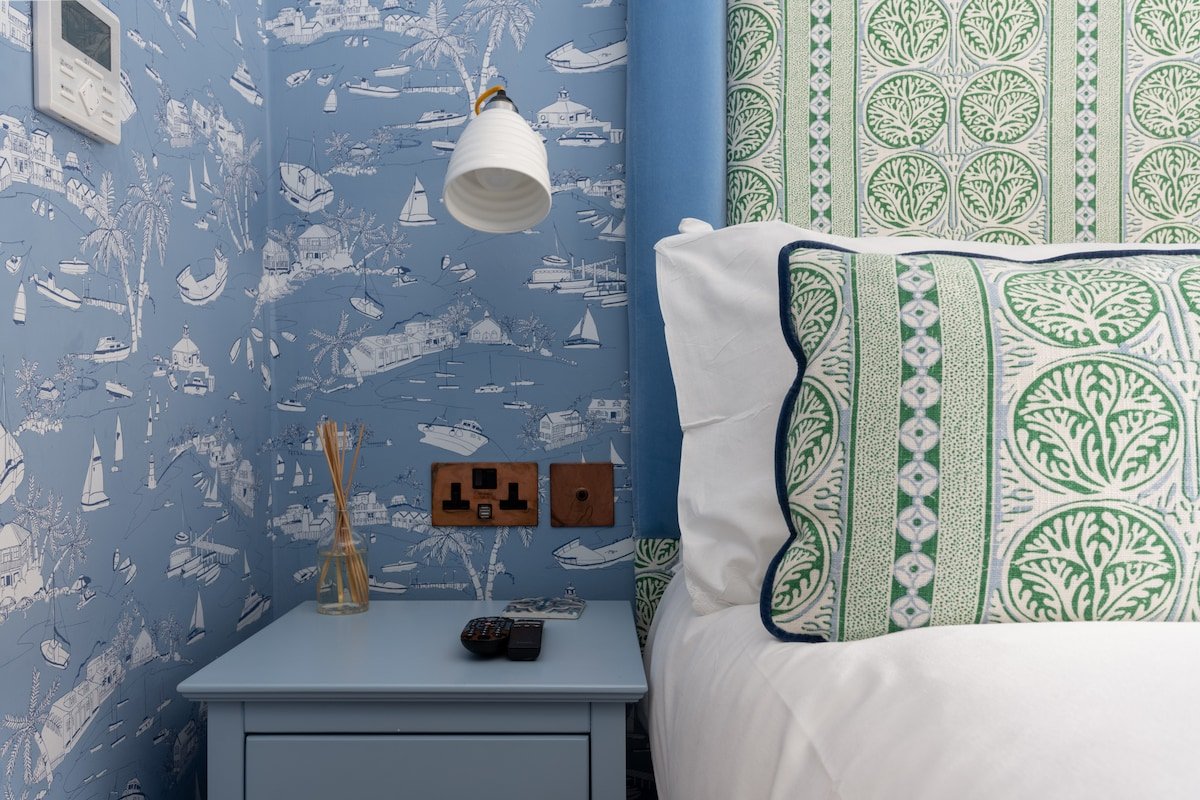 Rare Opportunity £4M Mews on Iconic Pavilion Road gallery image 5