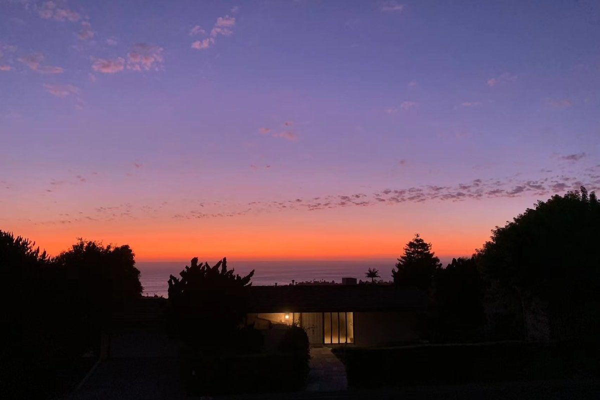 Elegant Villa with Ocean Views gallery image 4