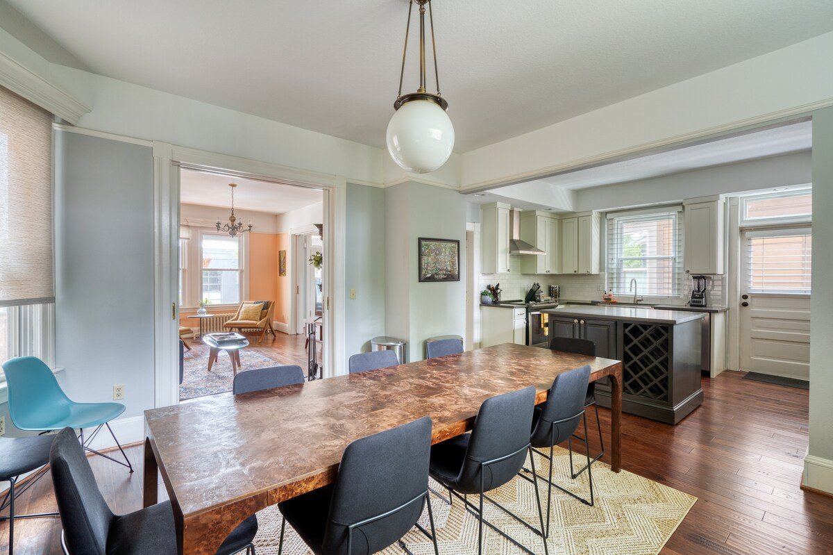 Massive Nob Hill Craftsman ~ 99 WalkScore, 8 beds gallery image 5