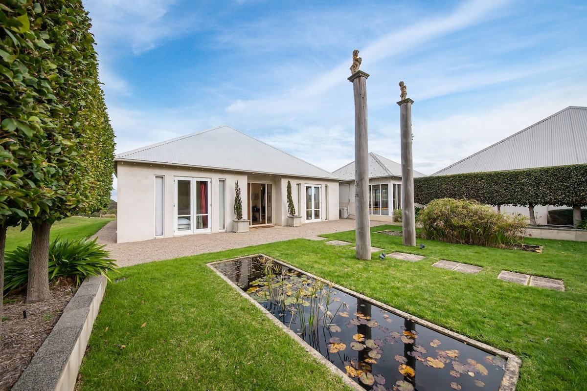 Shoreham Homestead Walk to Vineyards gallery image 3