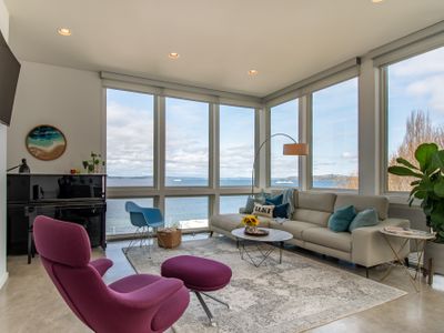 Seattle Beach House w/ Ocean & Olympic Mtn Views