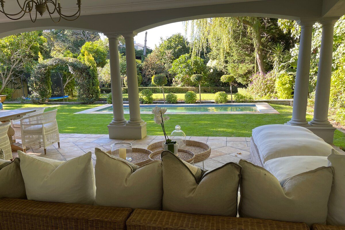 Beautiful family home in Constantia gallery image 5