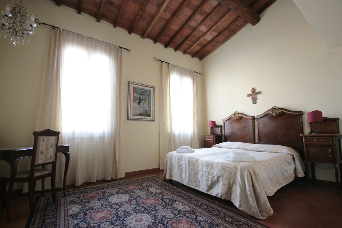 X-large apartment in the hearth of Florence! gallery image 5