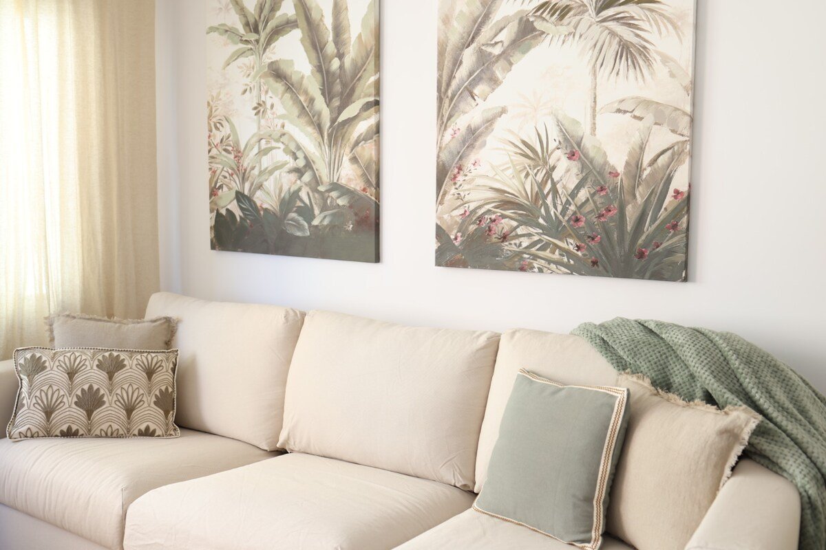 The Apolo Apartment in Downtown by Florit Flats gallery image 5