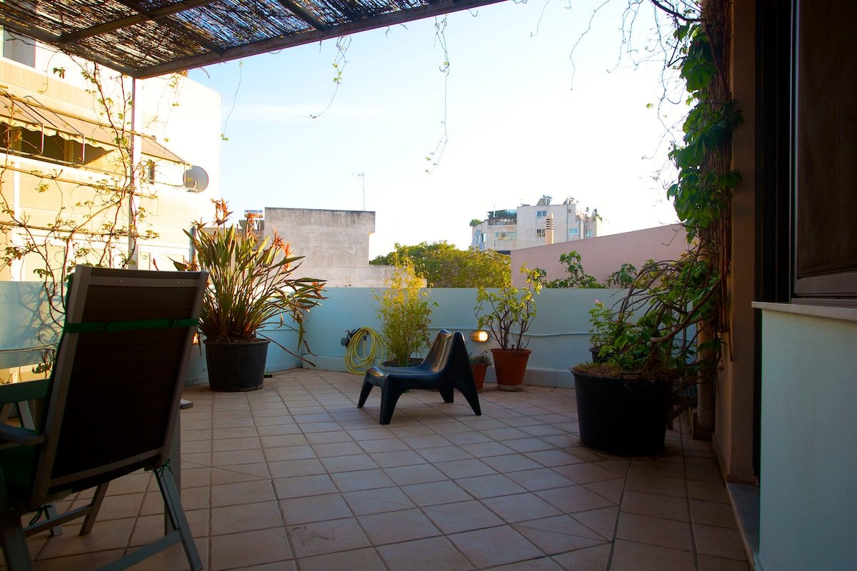 Grand Family Suite with Fabulous Balcony gallery image 2