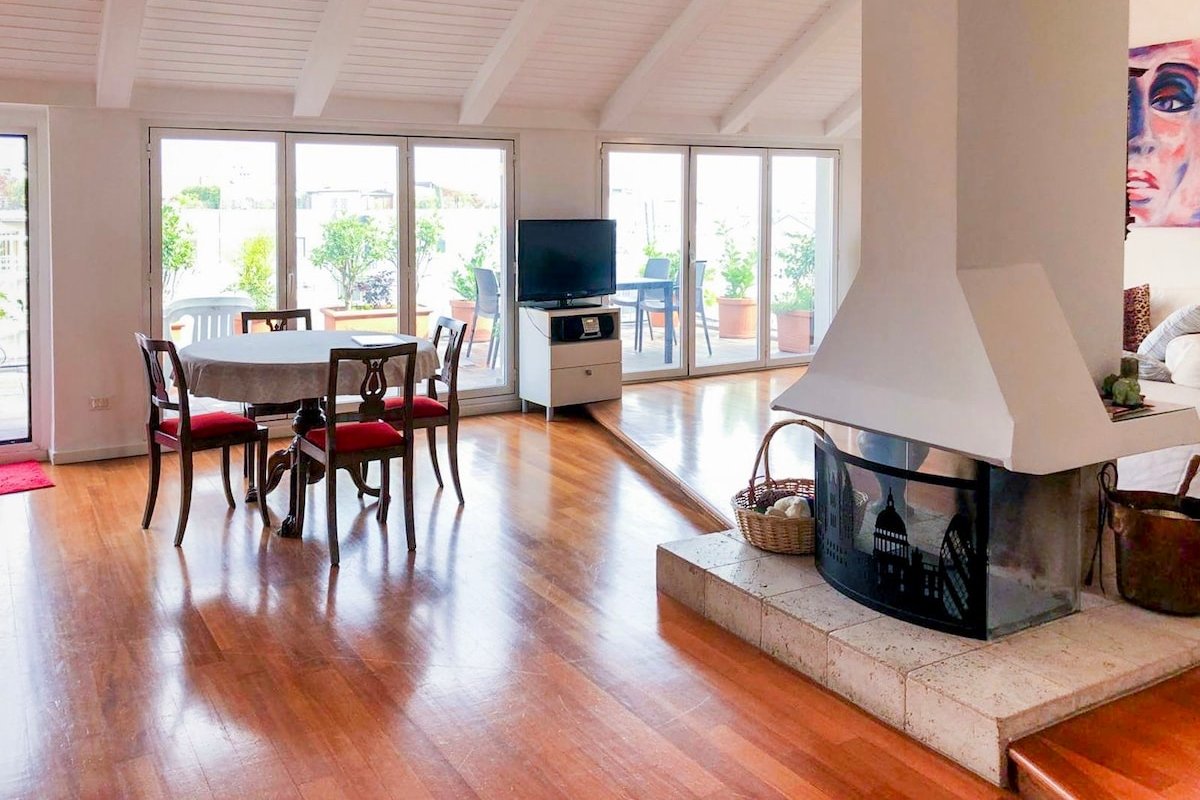 Attico con gran Terrazzo, Milano Stazione Centrale gallery image 2