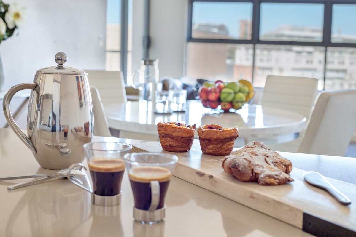 Luxe Three Bedroom Apartment in Sydney CBD gallery image 5