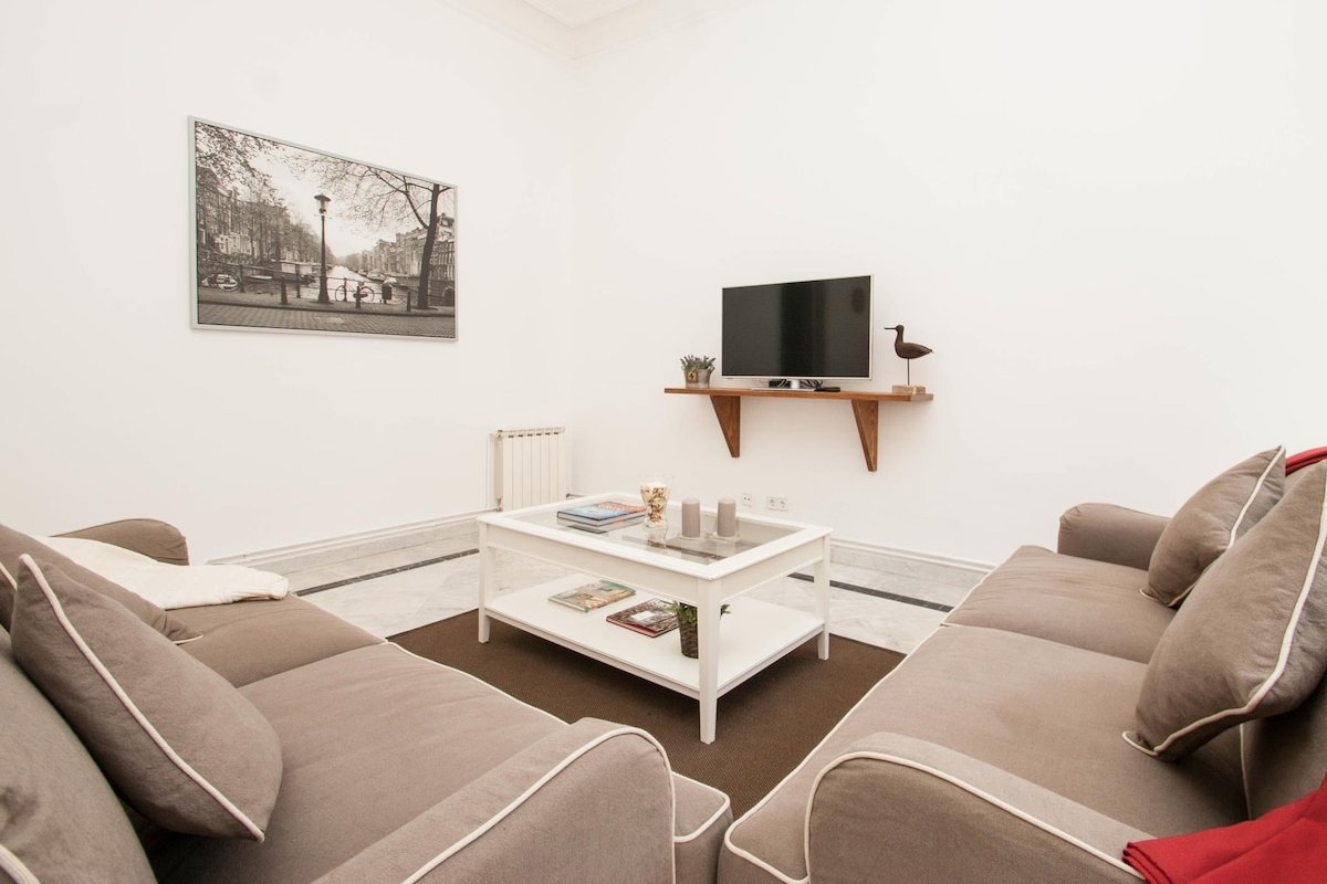 Large two bedroom apartment gallery image 4