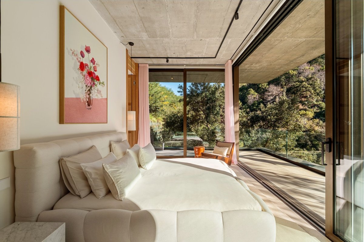Swish Marbella: Private Luxury Villa & Sea Views gallery image 2