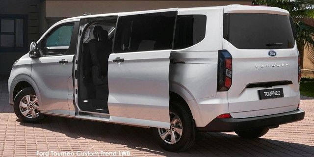 FORD TOURNEO CUSTOM 2.0D TITANIUM X A/T - 23 