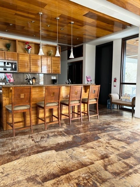 4 BDRM Waterfront Villa with Private Pool gallery image 3